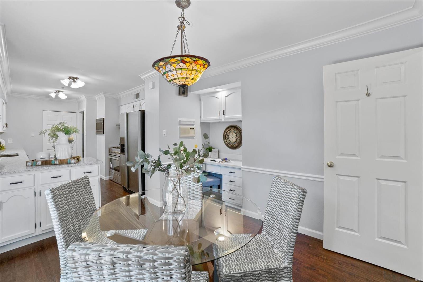 15821 Large Oak Road Chesterfield, MO 63017 - Photo 18 of 42