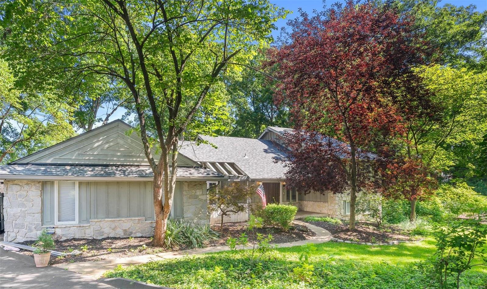 15821 Large Oak Road Chesterfield, MO 63017 - Photo 3 of 42