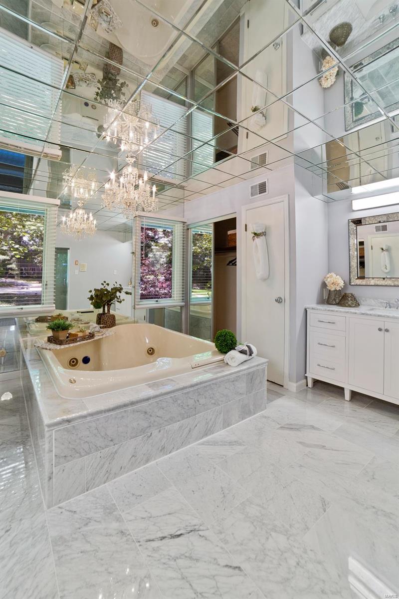 15821 Large Oak Road Chesterfield, MO 63017 - Photo 24 of 42