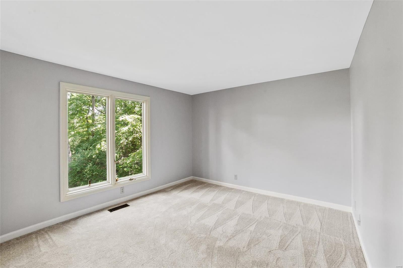 15821 Large Oak Road Chesterfield, MO 63017 - Photo 29 of 42