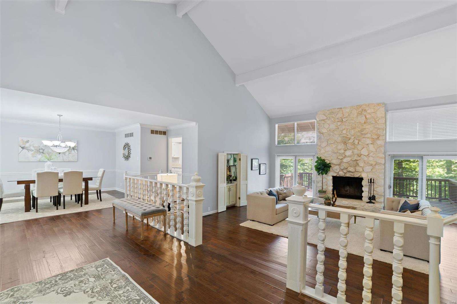 15821 Large Oak Road Chesterfield, MO 63017 - Photo 6 of 42