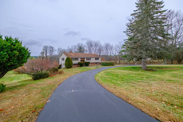 $775,000 | 83 Morrill Road, Norway, ME 04268