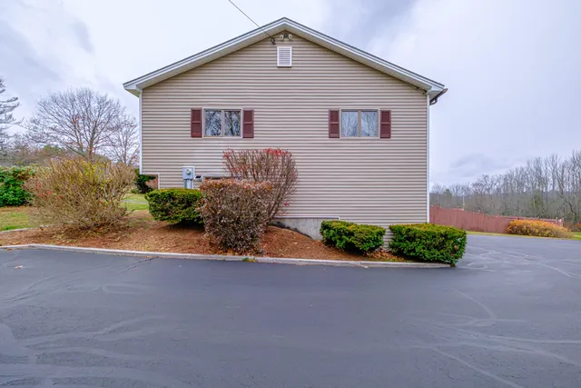 $775,000 | 83 Morrill Road, Norway, ME 04268