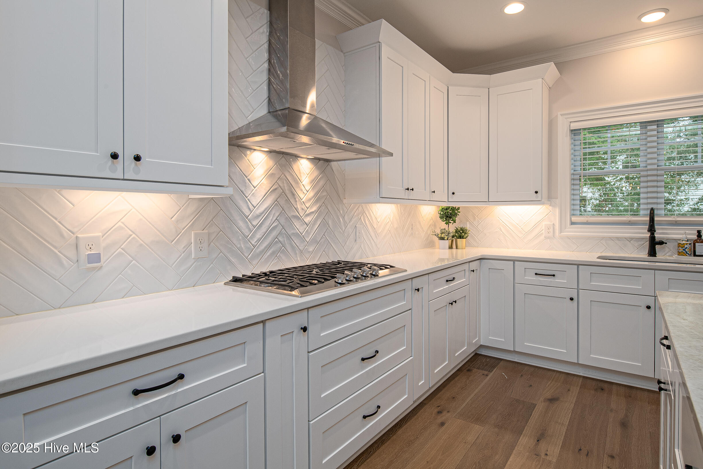 4101 Dunhagan Road Greenville, NC 27858 - Photo 16 of 52 Gas Cooktop