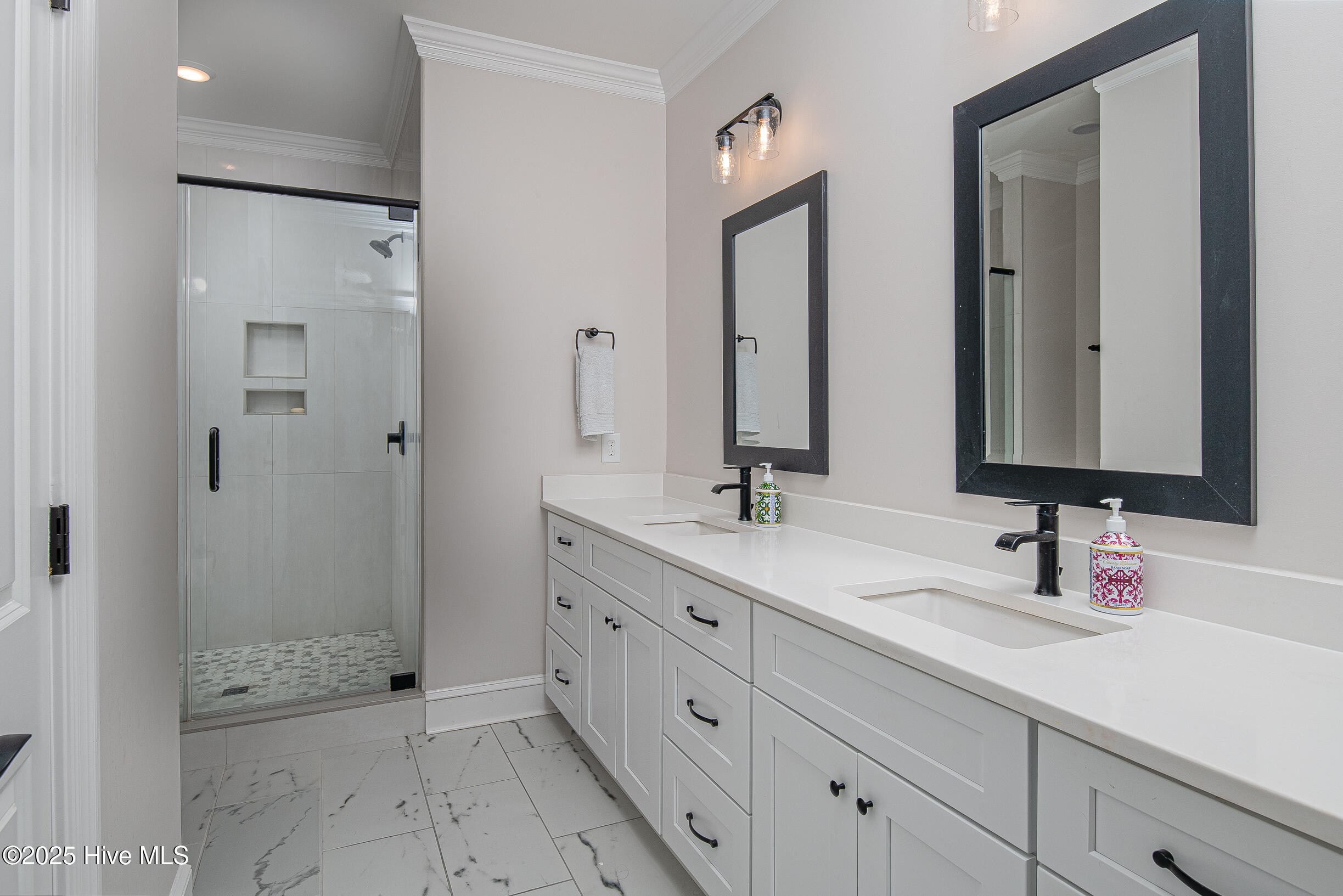 4101 Dunhagan Road Greenville, NC 27858 - Photo 41 of 52 Linen closet in Bathroom