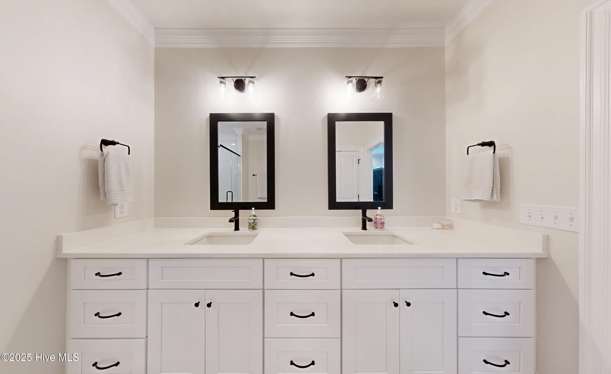 4101 Dunhagan Road Greenville, NC 27858 - Photo 43 of 52 Upstairs Bathroom