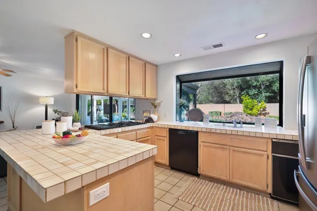 $850,000 | 11447 Forty Niner Circle, Gold River, CA 95670