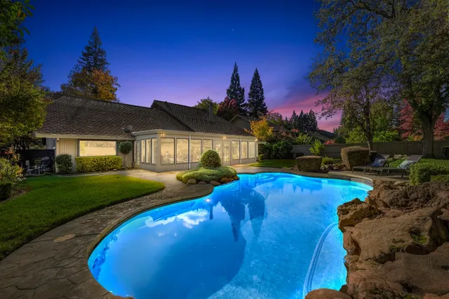 $850,000 | 11447 Forty Niner Circle, Gold River, CA 95670