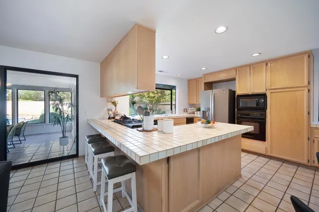 $850,000 | 11447 Forty Niner Circle, Gold River, CA 95670