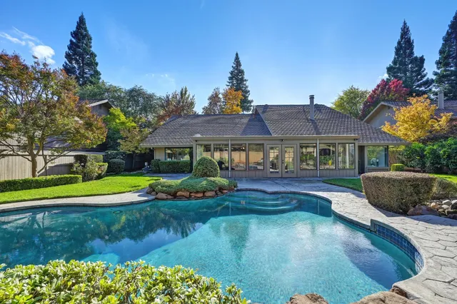 $850,000 | 11447 Forty Niner Circle, Gold River, CA 95670