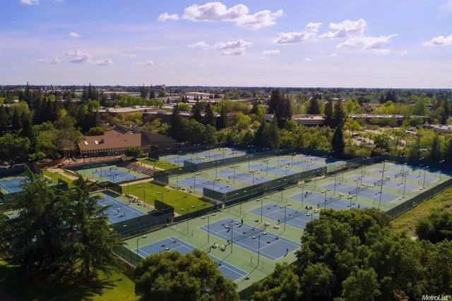 $850,000 | 11447 Forty Niner Circle, Gold River, CA 95670