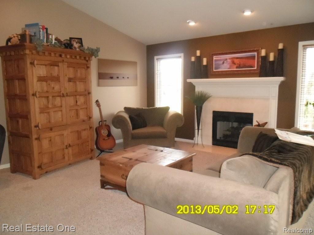 1574 Nadine Rochester, MI 48307 - Photo 10 of 19 Great Room