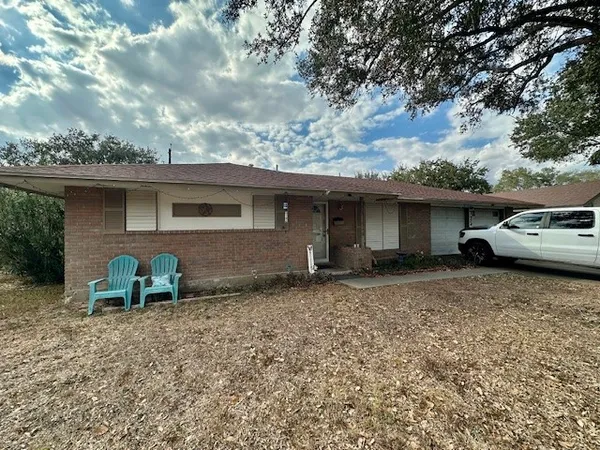 $137,500 | 725 South 19th Street, Kingsville, TX 78363