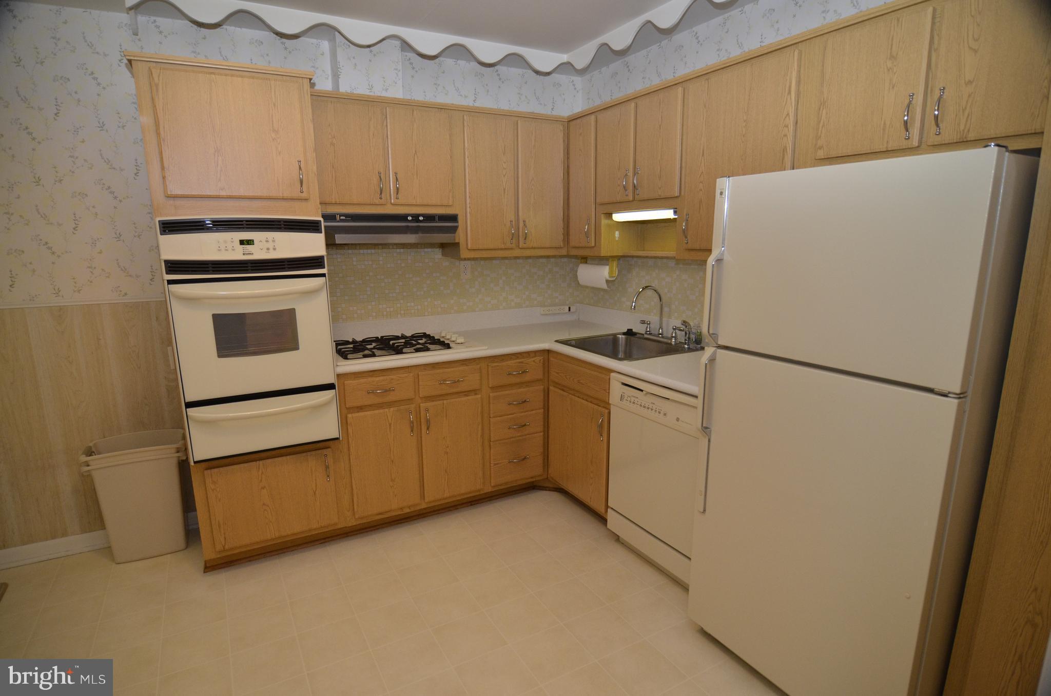 8909 Mark Place Laurel, MD 20708 - Photo 12 of 30 Kitchen