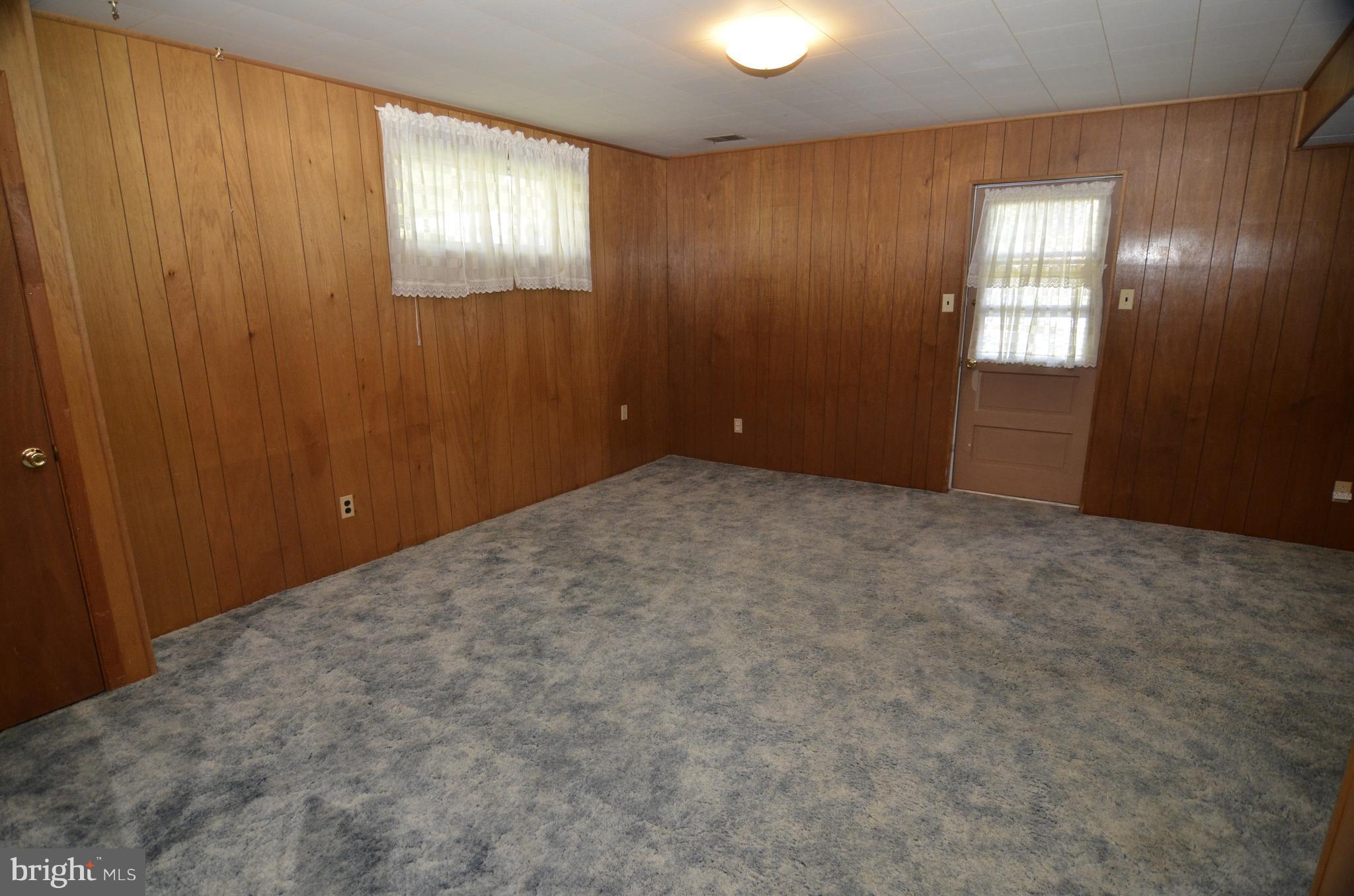 8909 Mark Place Laurel, MD 20708 - Photo 19 of 30 Family Room