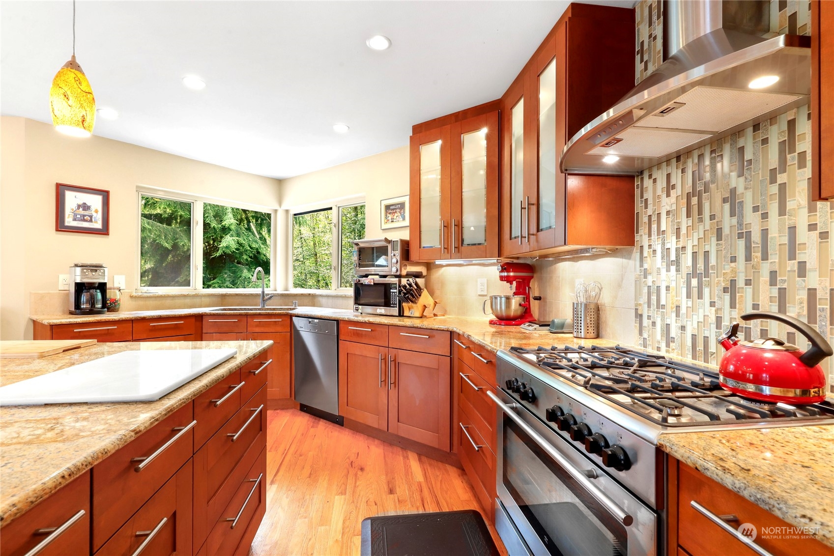 11146 Tulin Road Northeast Kingston, WA 98346 - Photo 7 of 40 Gallery Image 7