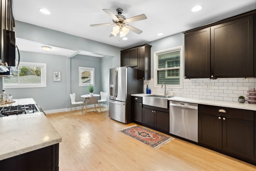 4111 West Addison Street Chicago, IL 60641 - Photo 5 of 26 Gallery Image 5