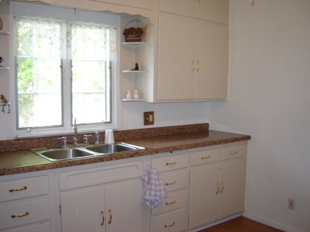 207 Spring Street Fremont, IN 46737 - Photo 5 of 15