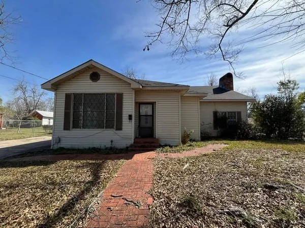 $50,000 | 406 South 10th Street, Oakdale, LA 71463