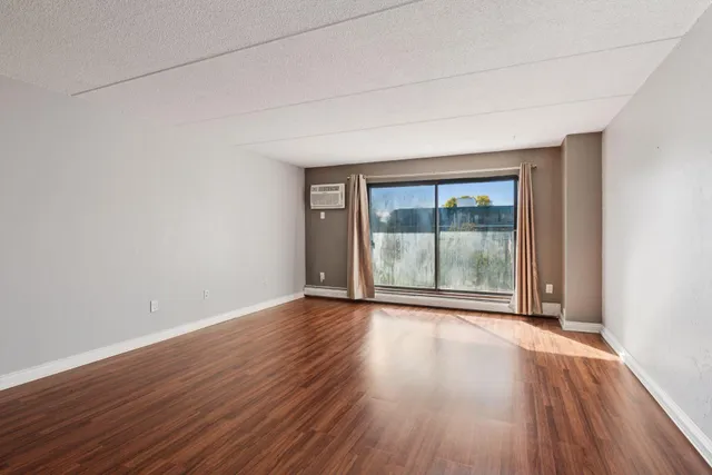 $117,000 | 10501 Cedar Lake Road, Unit 414, Minnetonka, MN 55305