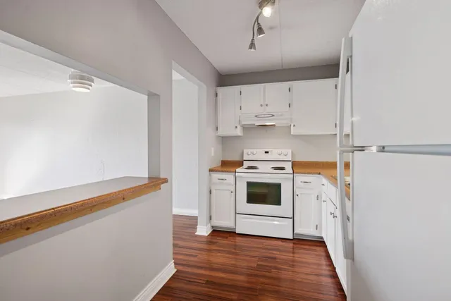 $117,000 | 10501 Cedar Lake Road, Unit 414, Minnetonka, MN 55305