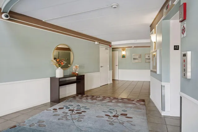 $117,000 | 10501 Cedar Lake Road, Unit 414, Minnetonka, MN 55305