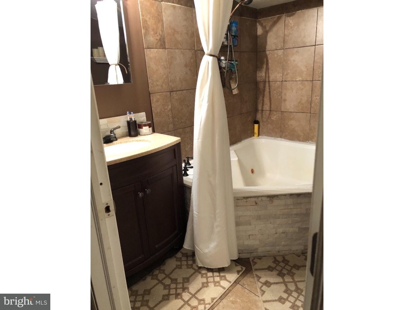 136 Kille Road Clayton, NJ 08094 - Photo 5 of 8 Bathroom