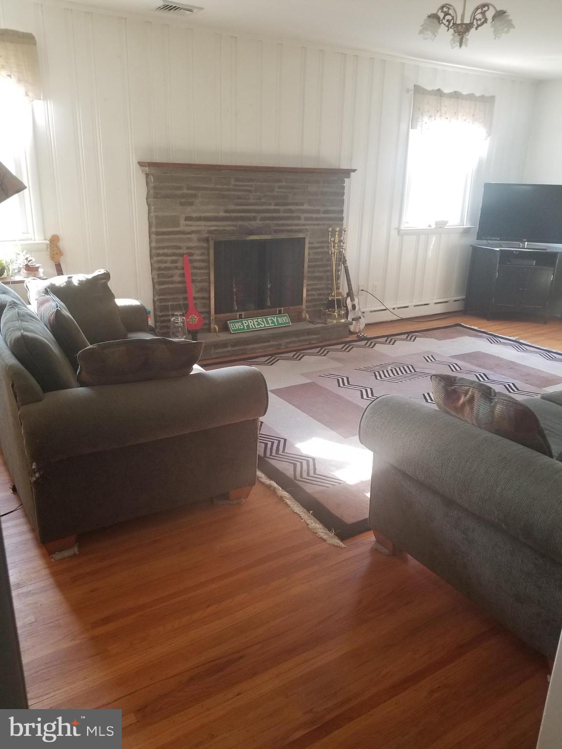 2014 Hemlock Road Norristown, PA 19403 - Photo 5 of 44 Gallery Image 5