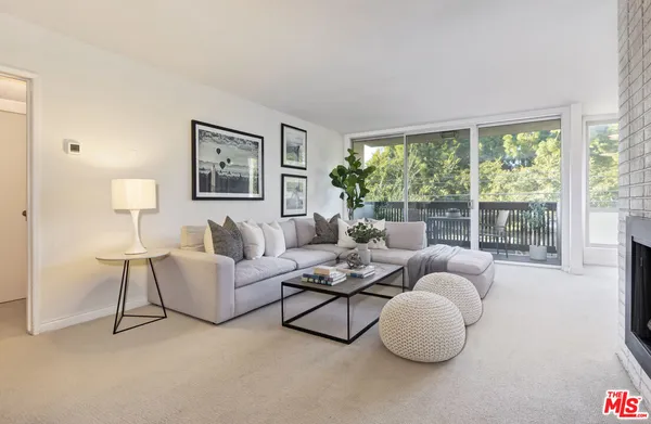 $695,000 | 809 South Bundy Drive, Unit 214, Los Angeles, CA 90049