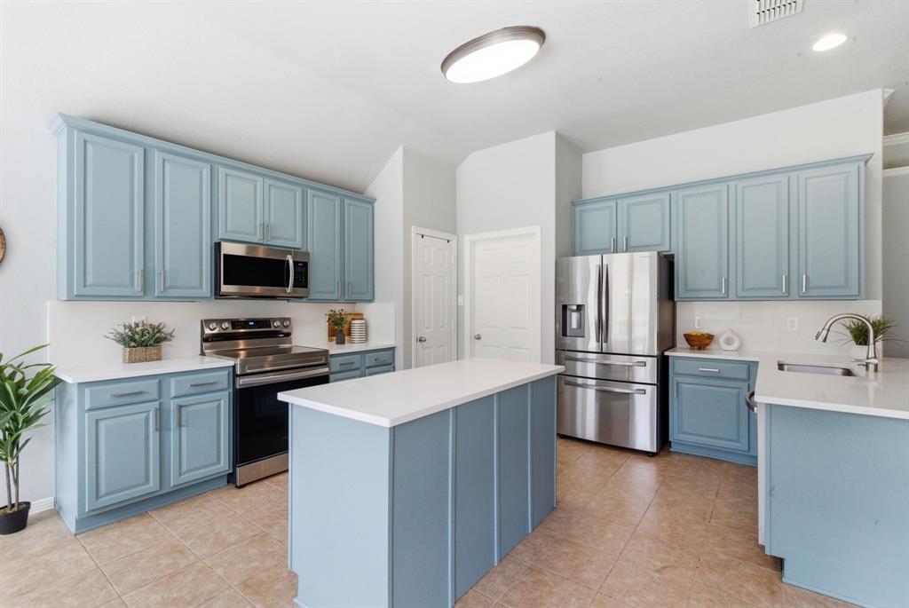 110 Wagon Wheel Road Willow Park, TX 76087 - Photo 7 of 32