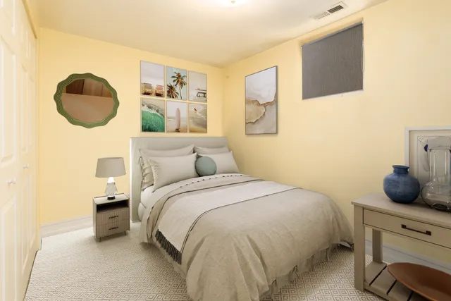 $4,400 | 1325 West Wolfram Street, Unit 1, Chicago, IL 60657