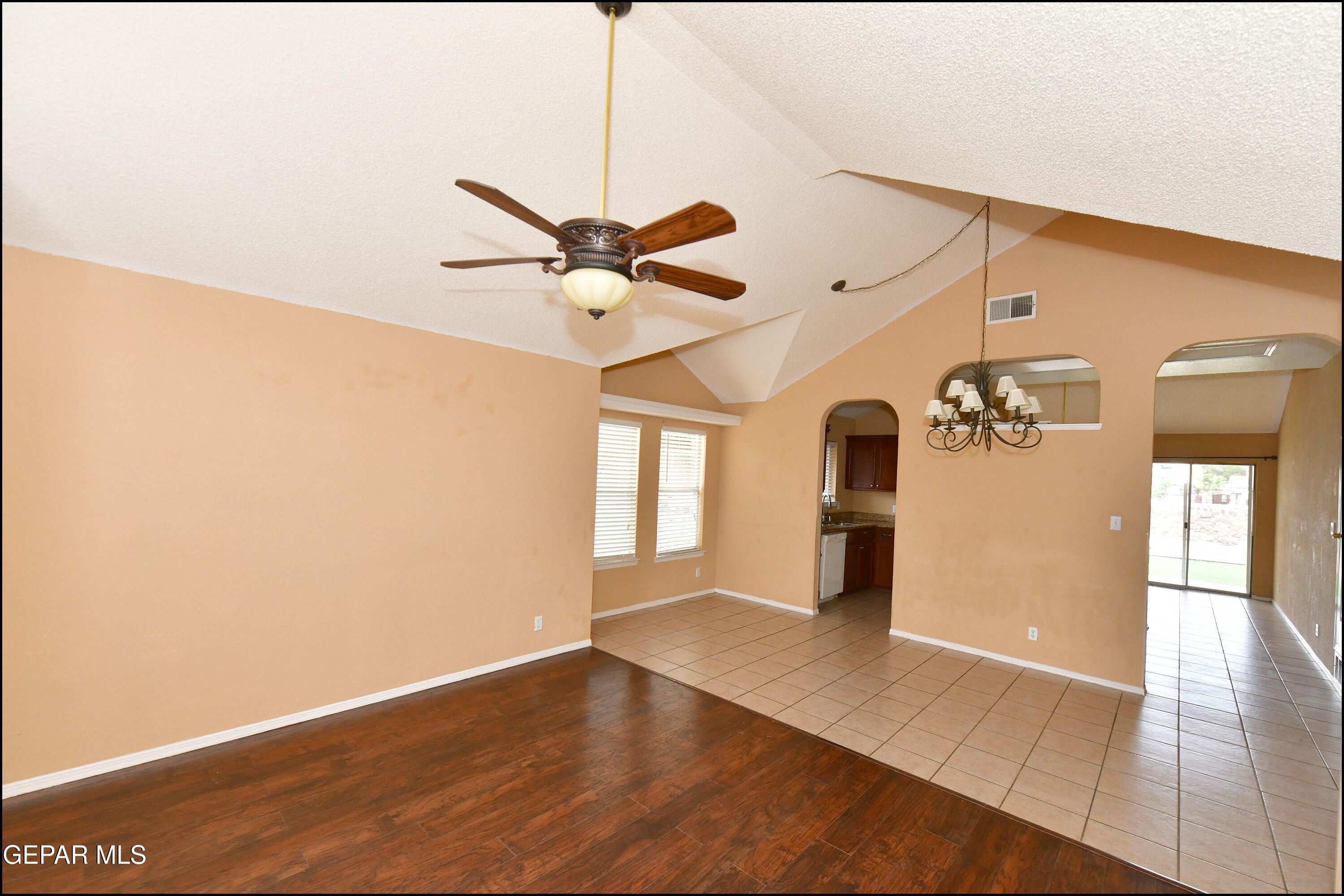 7737 Plaza Azul Road El Paso, TX 79912 - Photo 4 of 40 08 - Copy