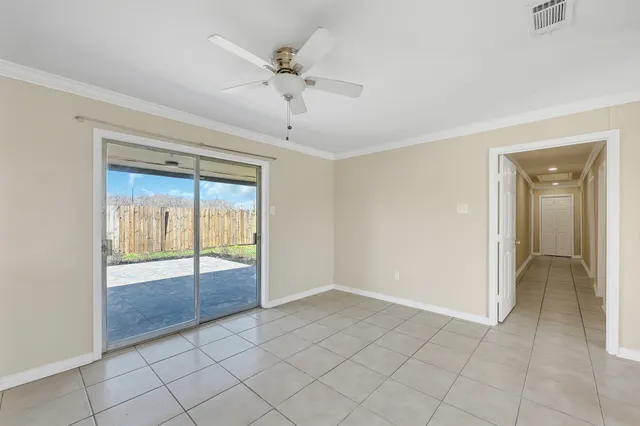 $2,850 | 3722 Rest Home Road, Pearland, TX 77584