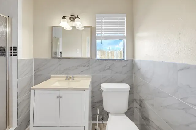 $2,850 | 3722 Rest Home Road, Pearland, TX 77584