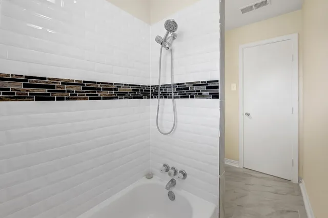 $2,850 | 3722 Rest Home Road, Pearland, TX 77584