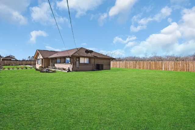 $2,850 | 3722 Rest Home Road, Pearland, TX 77584