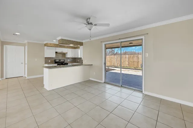 $2,850 | 3722 Rest Home Road, Pearland, TX 77584