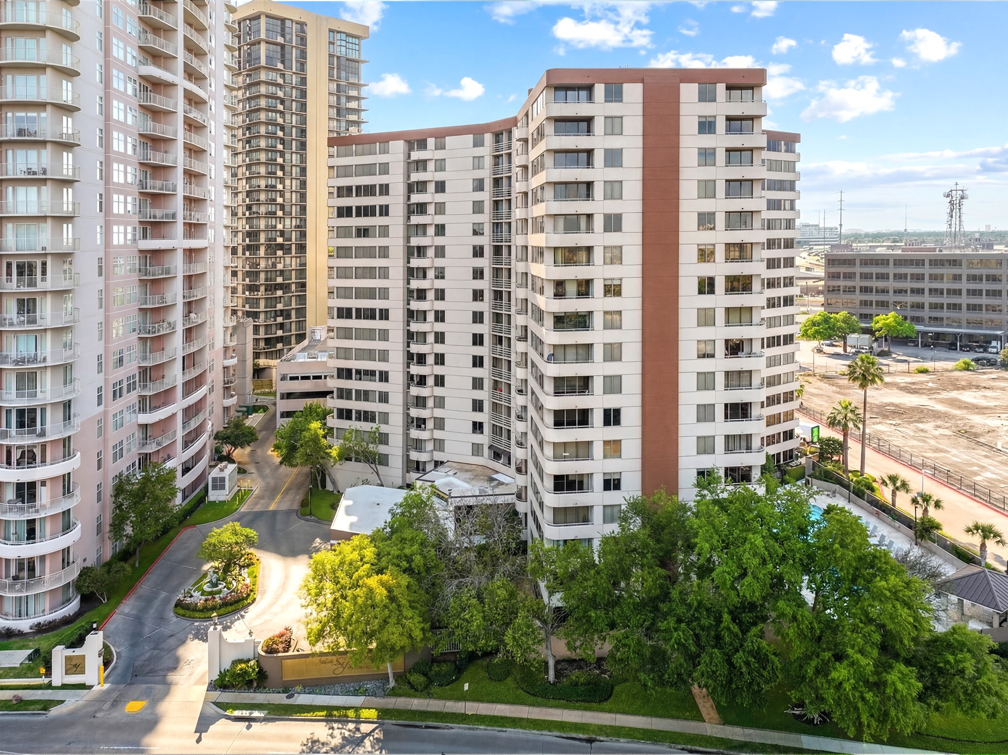 3525 Sage Road, Unit 1016 Houston, TX 77056 - Photo 2 of 42 a city view with tall buildings