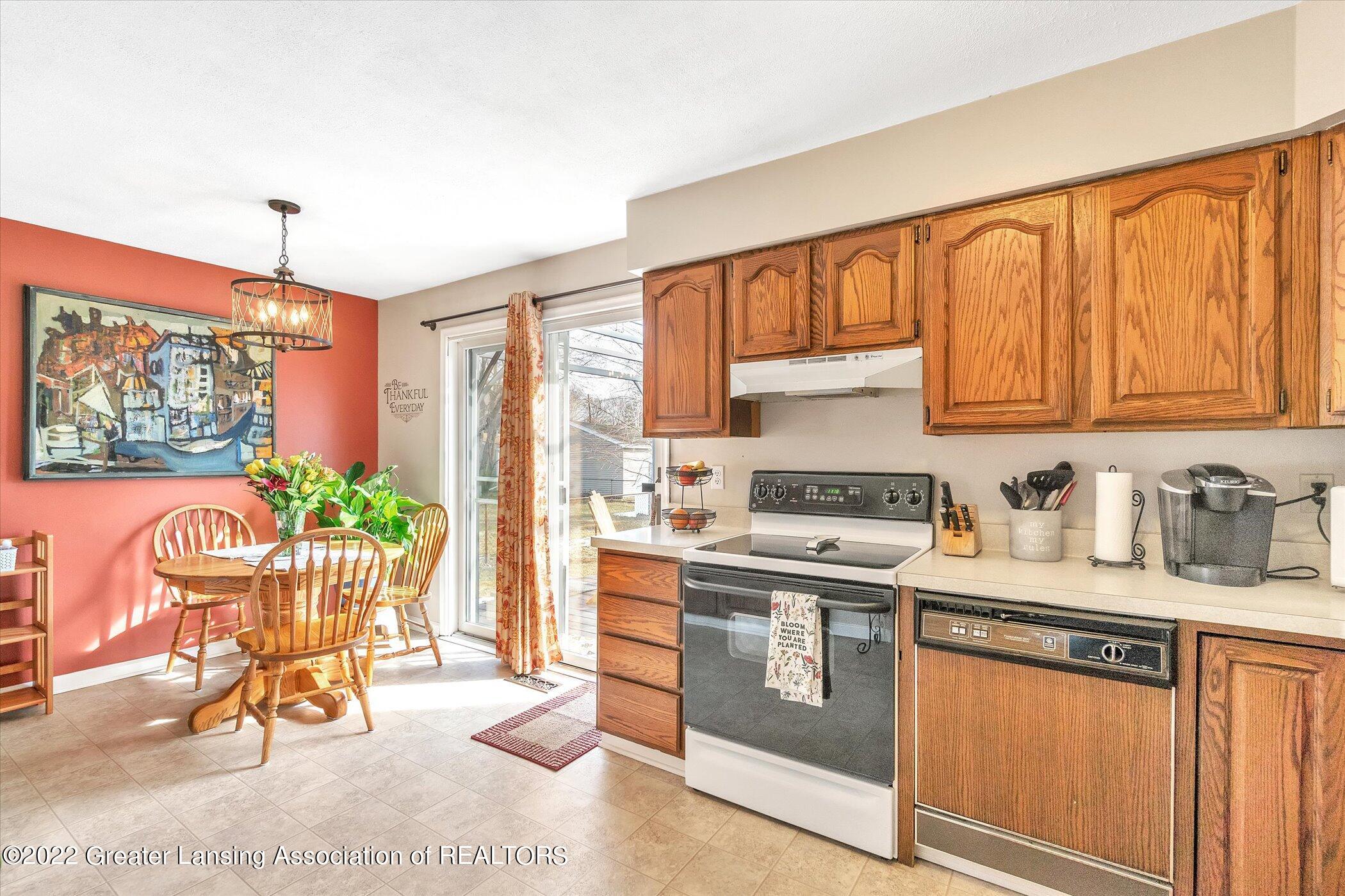 3129 Sunderland Road Lansing, MI 48911 - Photo 8 of 38 10-3129-Sunderland-Rd-WindowStill-Real-E