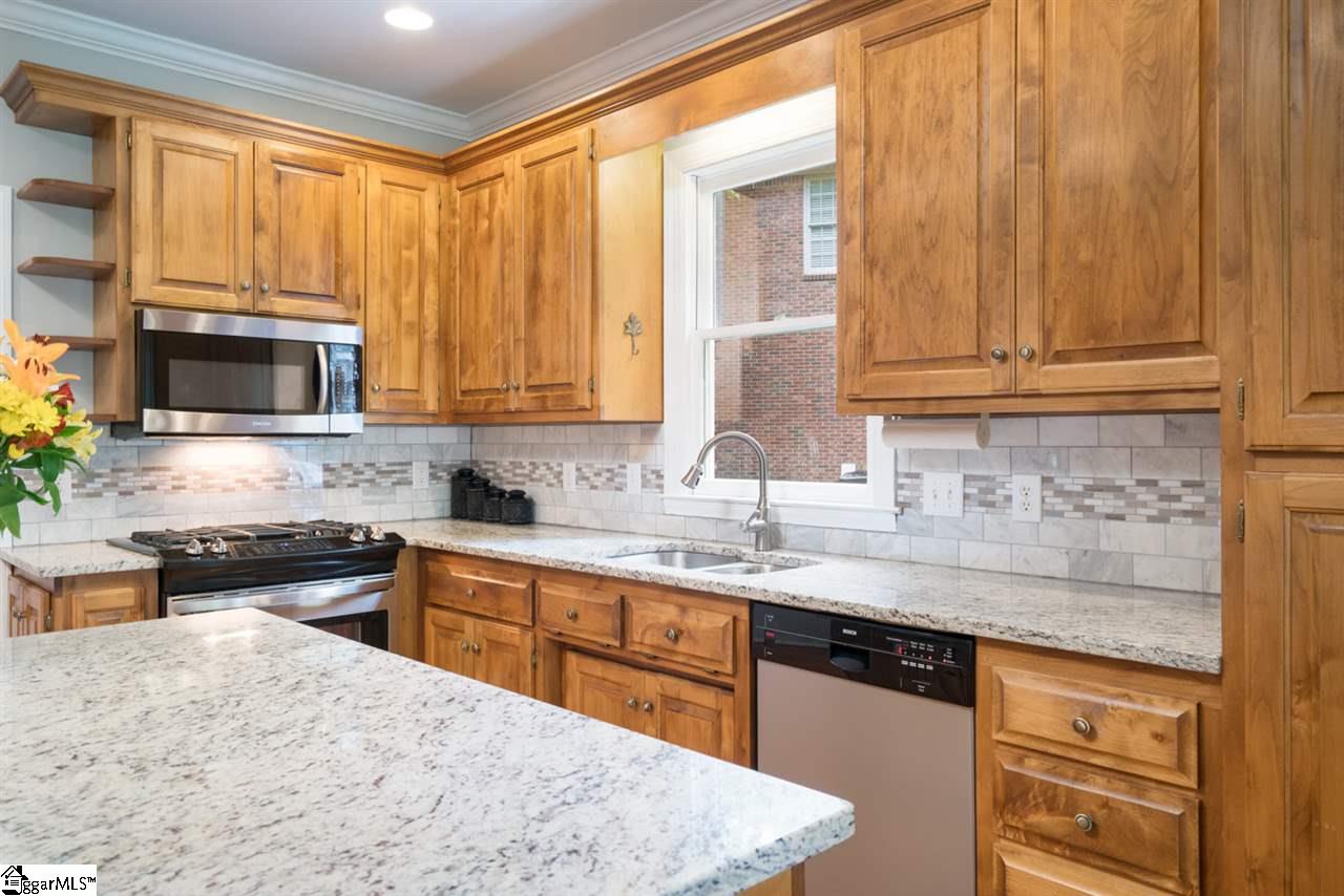 204 English Oak Road Simpsonville, SC 29681 - Photo 11 of 35 Gallery Image 11