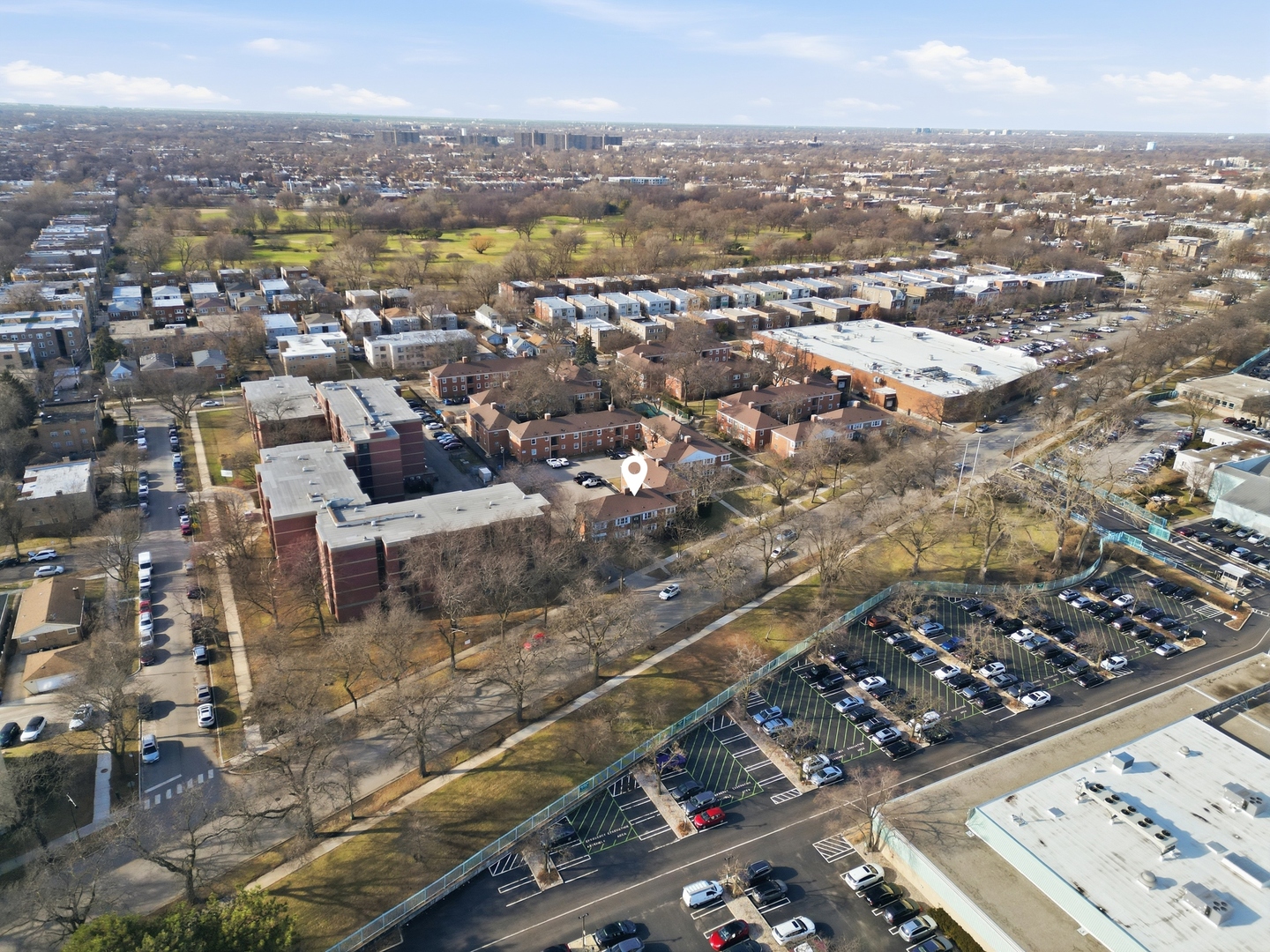 6550 North Ridge Boulevard, Unit 2 Chicago, IL 60626 - Photo 25 of 32 an aerial view of residential houses with city view