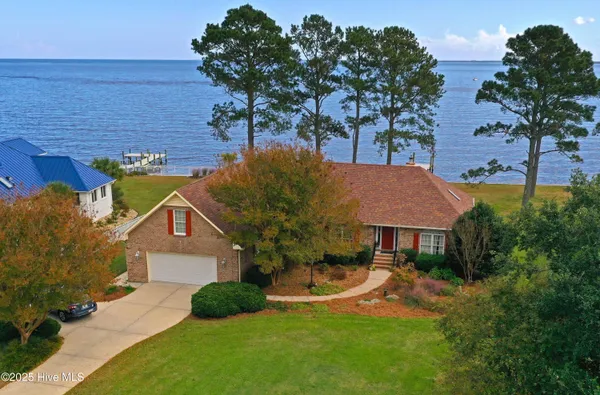 $850,000 | 6042 Dolphin Road, Oriental, NC 28571