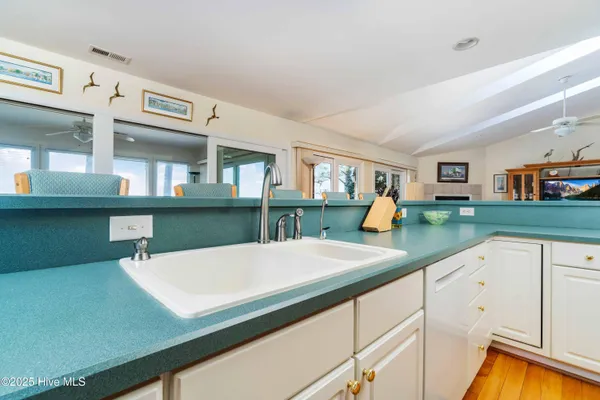 $850,000 | 6042 Dolphin Road, Oriental, NC 28571