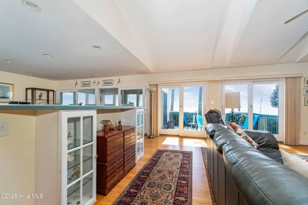 $850,000 | 6042 Dolphin Road, Oriental, NC 28571