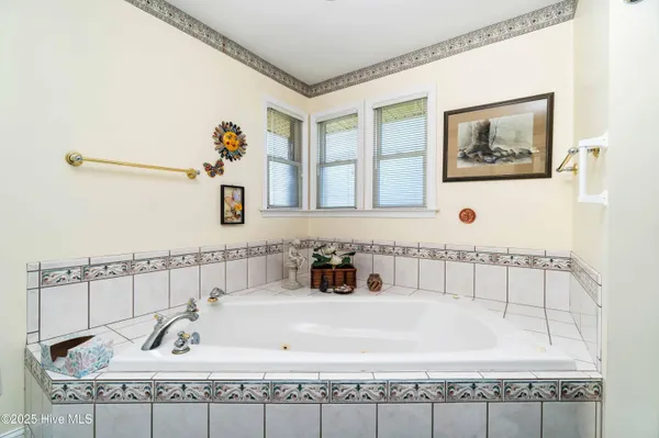 $850,000 | 6042 Dolphin Road, Oriental, NC 28571