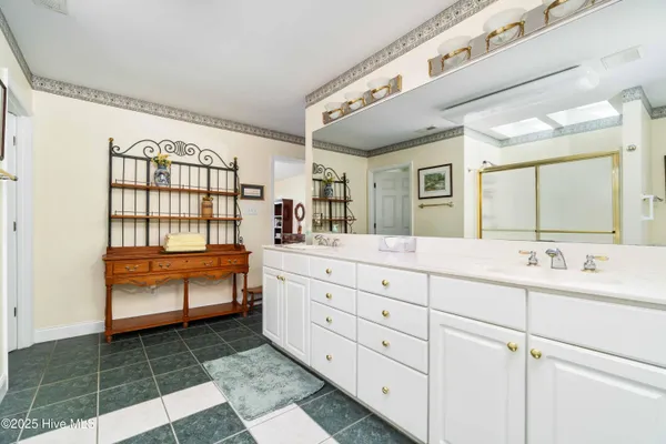 $850,000 | 6042 Dolphin Road, Oriental, NC 28571