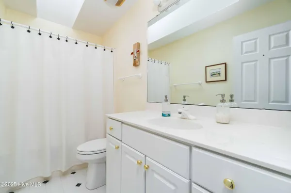 $850,000 | 6042 Dolphin Road, Oriental, NC 28571