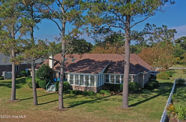 $850,000 | 6042 Dolphin Road, Oriental, NC 28571