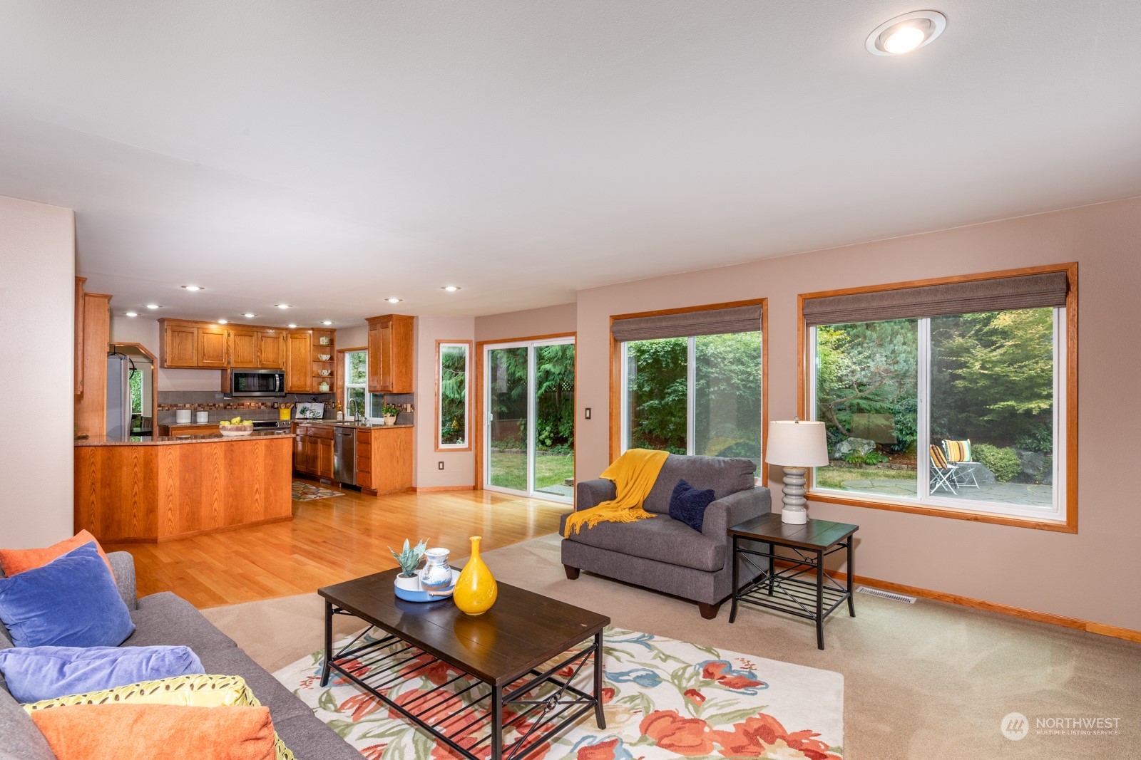 2415 Viewcrest Avenue Everett, WA 98203 - Photo 23 of 37 a living room with furniture and a large window