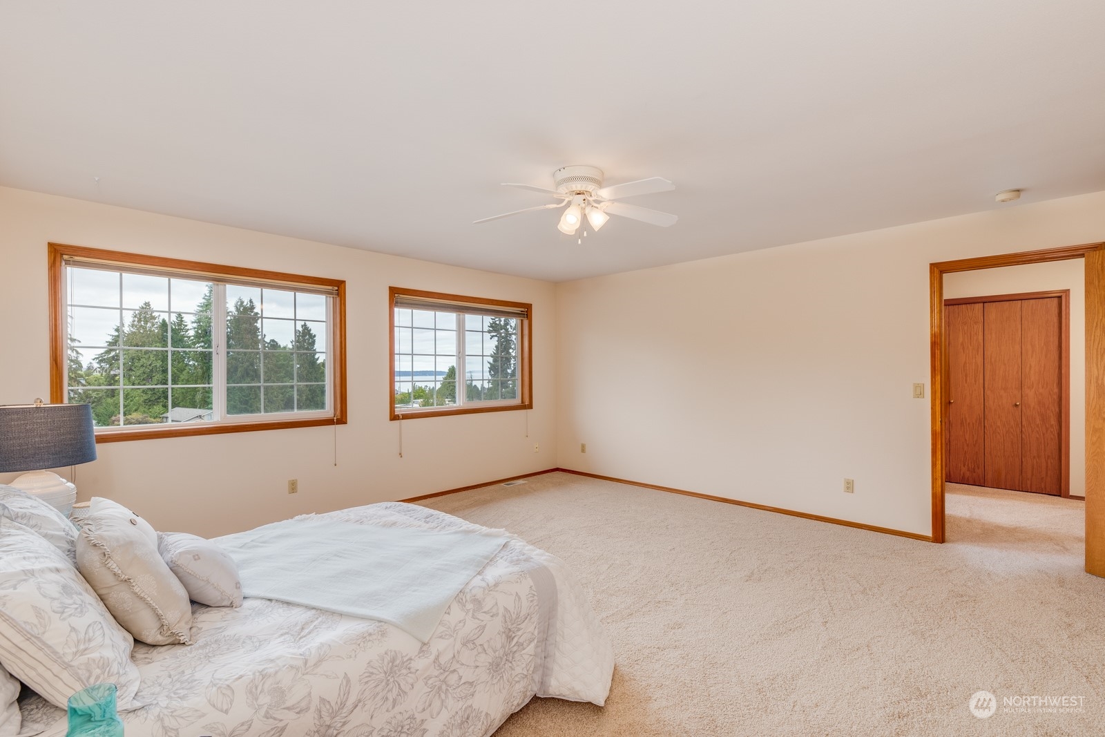 2415 Viewcrest Avenue Everett, WA 98203 - Photo 26 of 37 a bedroom with a large bed and a window
